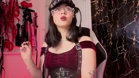 Miss online show from September 2025 01:04:01 PM