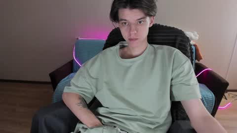 Snapshot of guy_liam1 chatting on December 2024 01:24:02 PM guy_liam1 online show from December 2024 01:24:02 PM