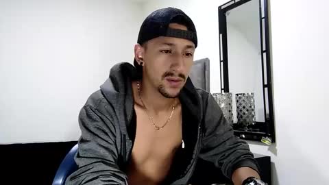 Snapshot of guykarim chatting on December 2024 03:32:01 AM karim online show from December 2024 03:32:01 AM