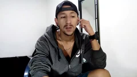 Snapshot of guykarim chatting on December 2024 01:16:02 AM karim online show from December 2024 01:16:02 AM