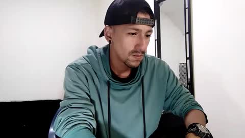 Snapshot of guykarim chatting on January 2025 08:51:02 AM karim online show from January 2025 08:51:02 AM