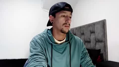 Snapshot of guykarim chatting on February 2025 07:44:01 AM karim online show from February 2025 07:44:01 AM