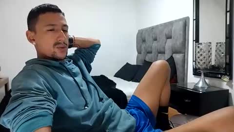 Snapshot of guykarim chatting on March 2025 08:02:02 AM karim online show from March 2025 08:02:02 AM