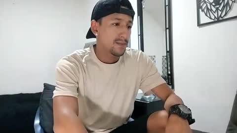 Snapshot of guykarim chatting on March 2025 11:04:02 PM karim online show from March 2025 11:04:02 PM