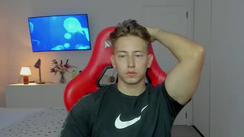 Snapshot of gym_alpha chatting on October 2025 03:35:02 PM Oliver online show from October 2025 03:35:02 PM