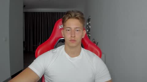 Snapshot of gym_alpha chatting on October 2025 09:28:01 AM Oliver online show from October 2025 09:28:01 AM