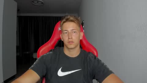 Snapshot of gym_alpha chatting on November 2025 08:43:02 PM Oliver online show from November 2025 08:43:02 PM