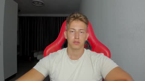 Snapshot of gym_alpha chatting on November 2025 09:15:01 PM Oliver online show from November 2025 09:15:01 PM