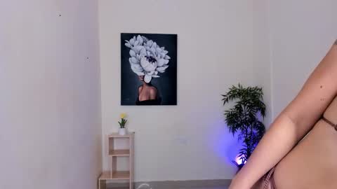 Snapshot of gysel_flyn chatting on November 2025 12:05:02 PM Gysel online show from November 2025 12:05:02 PM