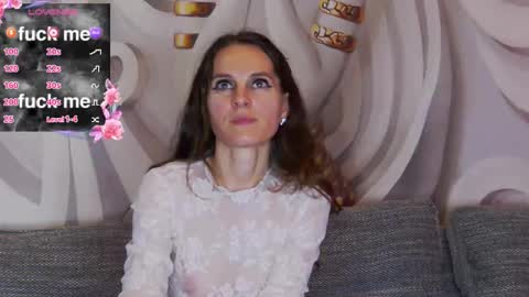 HaileyPeach online show from November 2025 06:52:02 PM