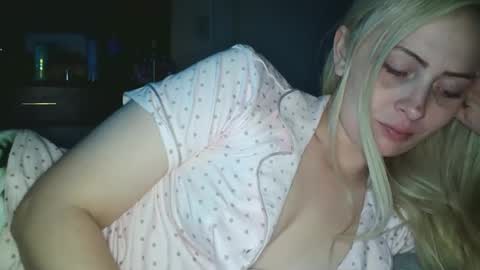 Hailey and d online show from November 2025 09:15:01 AM