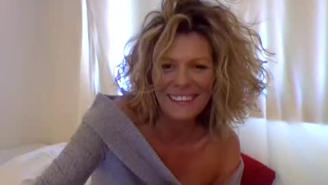 Hailey online show from January 2025 09:57:01 PM