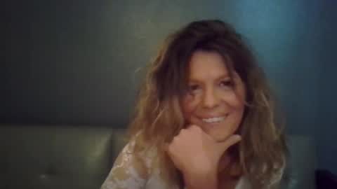 Hailey online show from October 2025 07:45:02 PM