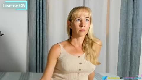 Snapshot of hairy_mommy chatting on October 2025 01:12:01 PM Christine - online show from October 2025 01:12:01 PM