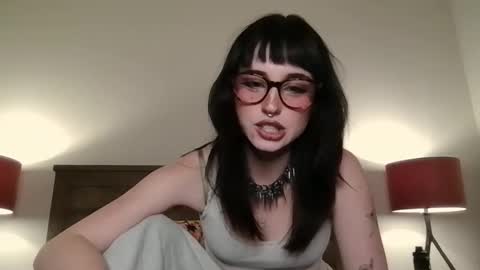 Jess online show from November 2025 01:05:01 AM