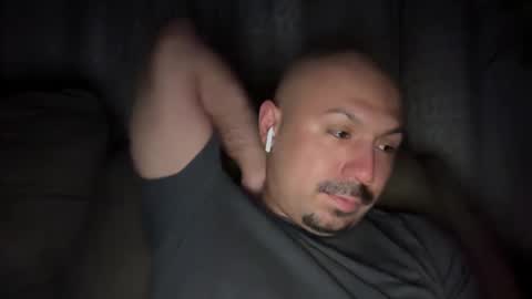 Snapshot of hairyman30000 chatting on February 2025 07:12:02 AM hairyman30000 online show from February 2025 07:12:02 AM
