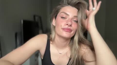 haley_rune online show from October 2025 11:20:02 AM