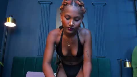 Halley Lorens online show from September 2025 07:17:02 PM