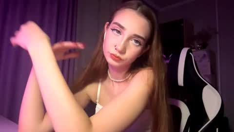 Snapshot of halliemcanaw chatting on December 2025 07:19:02 PM Holly online show from December 2025 07:19:02 PM