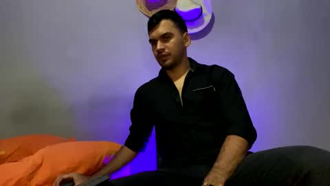 Snapshot of hamiltong12 chatting on November 2025 05:02:01 AM hamiltong12 online show from November 2025 05:02:01 AM