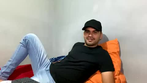 Snapshot of hamiltong12 chatting on November 2025 05:06:02 AM hamiltong12 online show from November 2025 05:06:02 AM