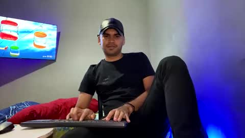 Snapshot of hamiltong12 chatting on November 2025 05:10:01 AM hamiltong12 online show from November 2025 05:10:01 AM