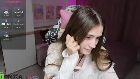 Snapshot of hana_flo chatting on October 2025 03:09:01 PM Hana online show from October 2025 03:09:01 PM