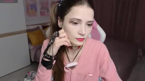 Snapshot of hana_flo chatting on November 2025 02:18:02 PM Hana online show from November 2025 02:18:02 PM