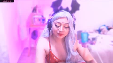 Snapshot of hana_hyuga1 chatting on October 2025 02:41:02 AM Hana Hyuga . Please help me reach 200 thumbs up online show from October 2025 02:41:02 AM