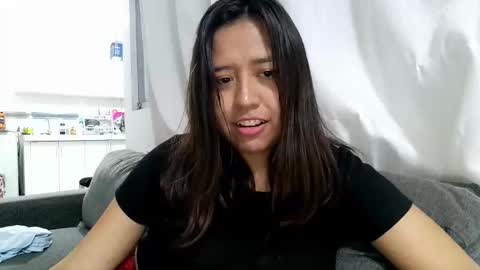 Snapshot of hanaminyaaa chatting on November 2025 07:05:02 AM saki online show from November 2025 07:05:02 AM