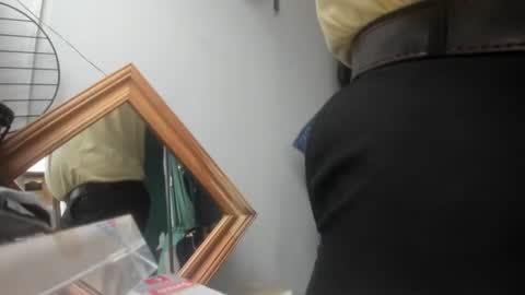 handncocknocum online show from February 2025 03:00:01 PM