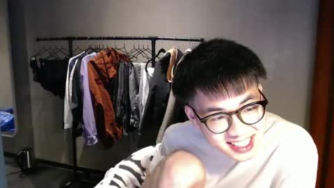 handsome_mannn online show from March 2025 12:48:01 AM