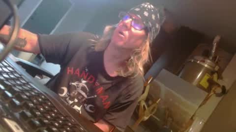 Snapshot of handyman5303 chatting on January 2025 03:57:01 PM Handystudman online show from January 2025 03:57:01 PM