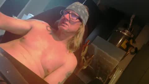 Snapshot of handyman5303 chatting on January 2025 03:38:01 AM Handystudman online show from January 2025 03:38:01 AM