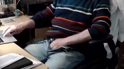 Snapshot of handz2 chatting on November 2025 01:43:02 PM handz2 online show from November 2025 01:43:02 PM