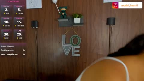 hanii_ online show from September 2025 07:58:02 PM