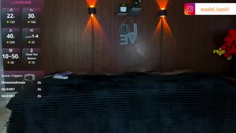 hanii_ online show from September 2025 08:54:01 PM
