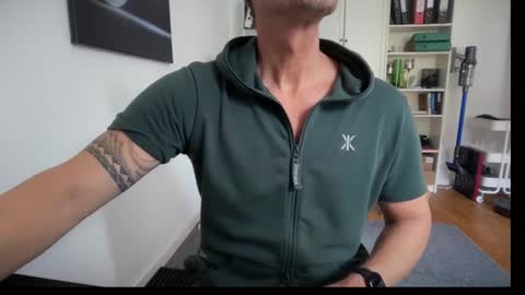 Snapshot of hankmoody6 chatting on October 2025 09:42:02 AM hanky online show from October 2025 09:42:02 AM