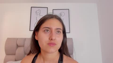 hanna__evans_ online show from September 2025 11:54:02 AM