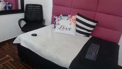 Snapshot of hanna__palmer1 chatting on January 2025 04:25:01 PM Hanna Palmer online show from January 2025 04:25:01 PM