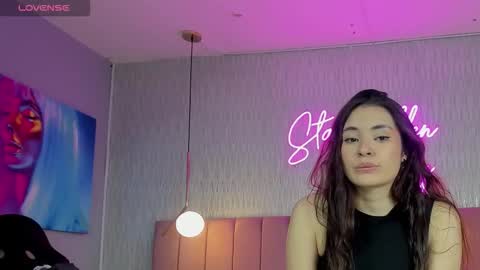 hanna_bastian_vc online show from November 2025 11:53:01 AM