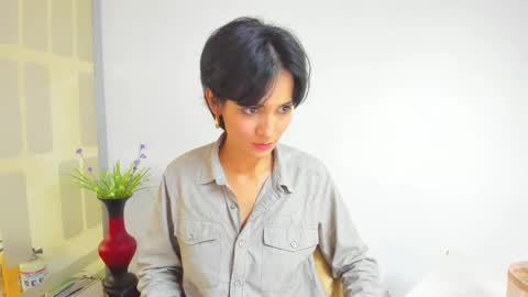 Sara online show from March 2025 05:24:02 PM