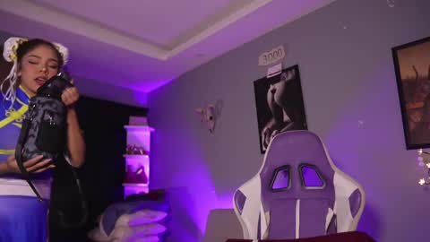 Snapshot of hanna_chris chatting on October 2025 02:10:01 AM HANNA online show from October 2025 02:10:01 AM