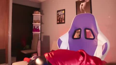 Snapshot of hanna_chris chatting on October 2025 11:26:02 PM HANNA online show from October 2025 11:26:02 PM