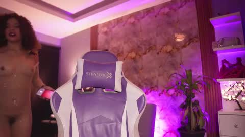 Snapshot of hanna_chris chatting on October 2025 01:06:01 AM HANNA online show from October 2025 01:06:01 AM