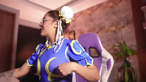 Snapshot of hanna_chris chatting on October 2025 01:33:02 AM HANNA online show from October 2025 01:33:02 AM