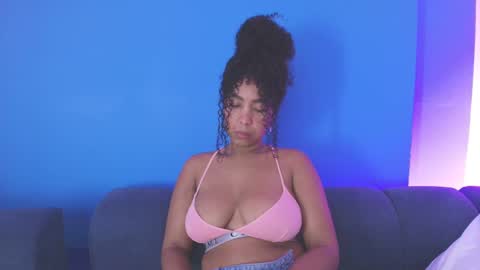 Snapshot of hanna_cupper chatting on October 2025 11:00:01 AM Hanna online show from October 2025 11:00:01 AM