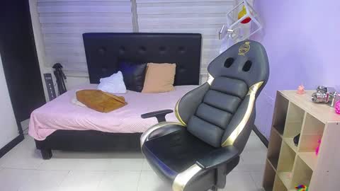 hanna_lamber online show from January 2025 02:33:02 AM