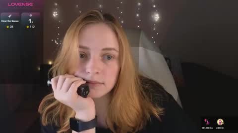 Snapshot of hanna_melon chatting on October 2025 09:28:02 PM Hanna next stream is Mo 8pm-6am by CET online show from October 2025 09:28:02 PM