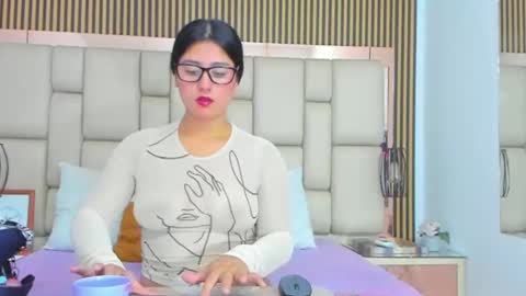 HannaClaire online show from September 2025 07:09:02 AM